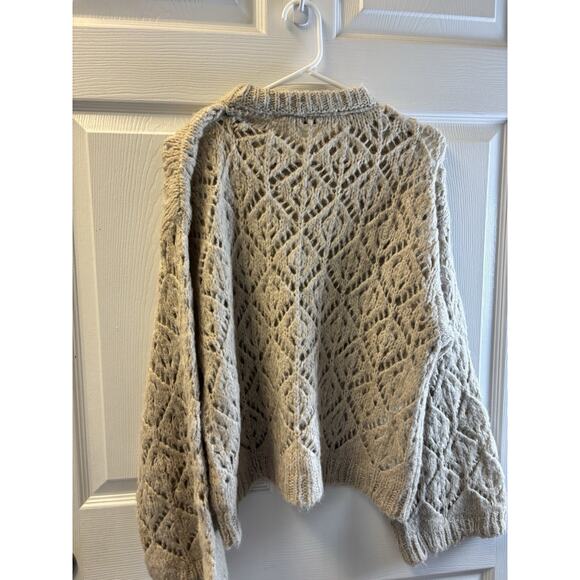 Zara Cream Crochet Knit Sweater Size Medium Bell Sleeve - Picture 3 of 7